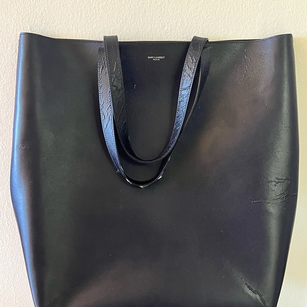 Saint Laurent leather tote. Deep Navy Blue.